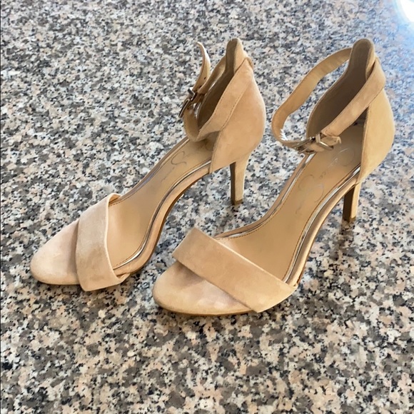 Jessica Simpson size 6 1/2 beige faux suede heels - Picture 2 of 9